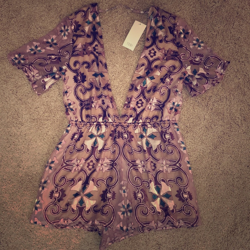 Tobi Deep V Romper Size Large